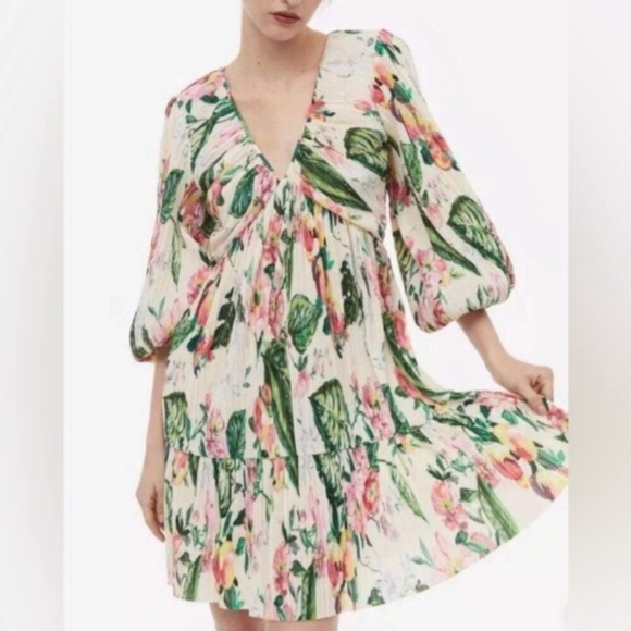 H&M Tropical Floral V-Neck Dress - Picture 1 of 6